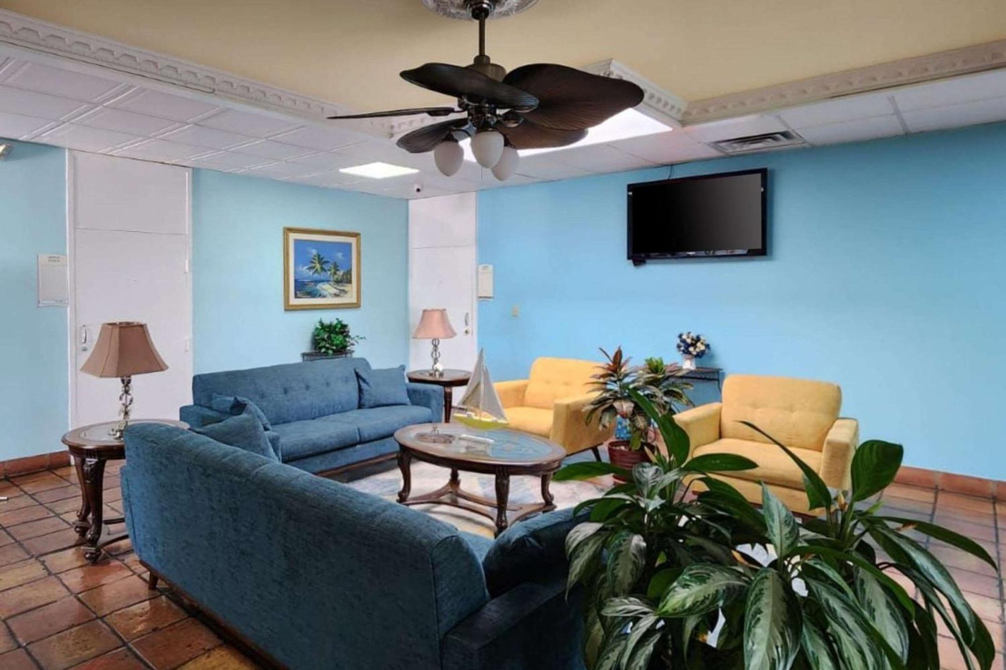Quality Inn & Suites Gulf Breeze Bayside Near Pensacola Beach Exterior photo