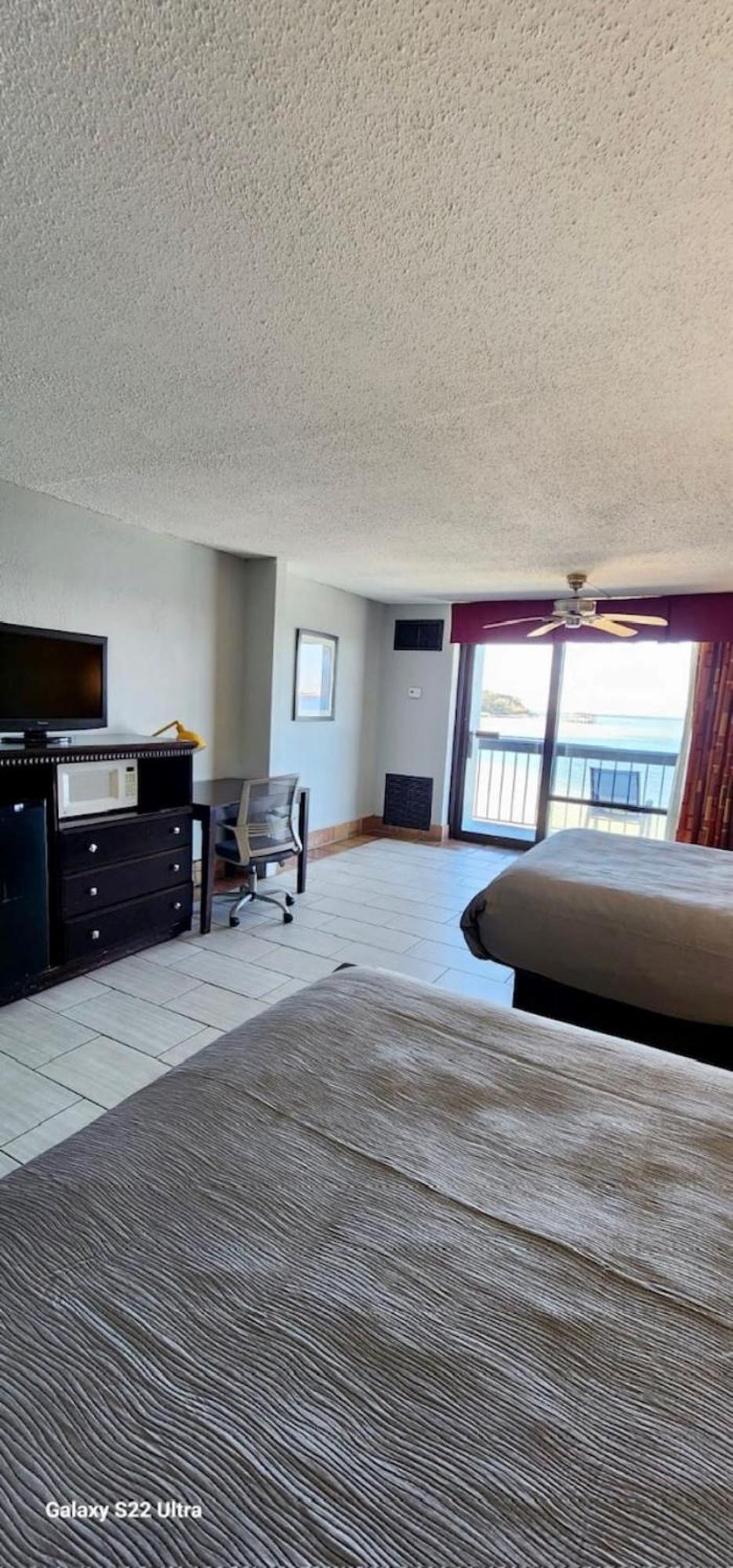 Quality Inn & Suites Gulf Breeze Bayside Near Pensacola Beach Exterior photo