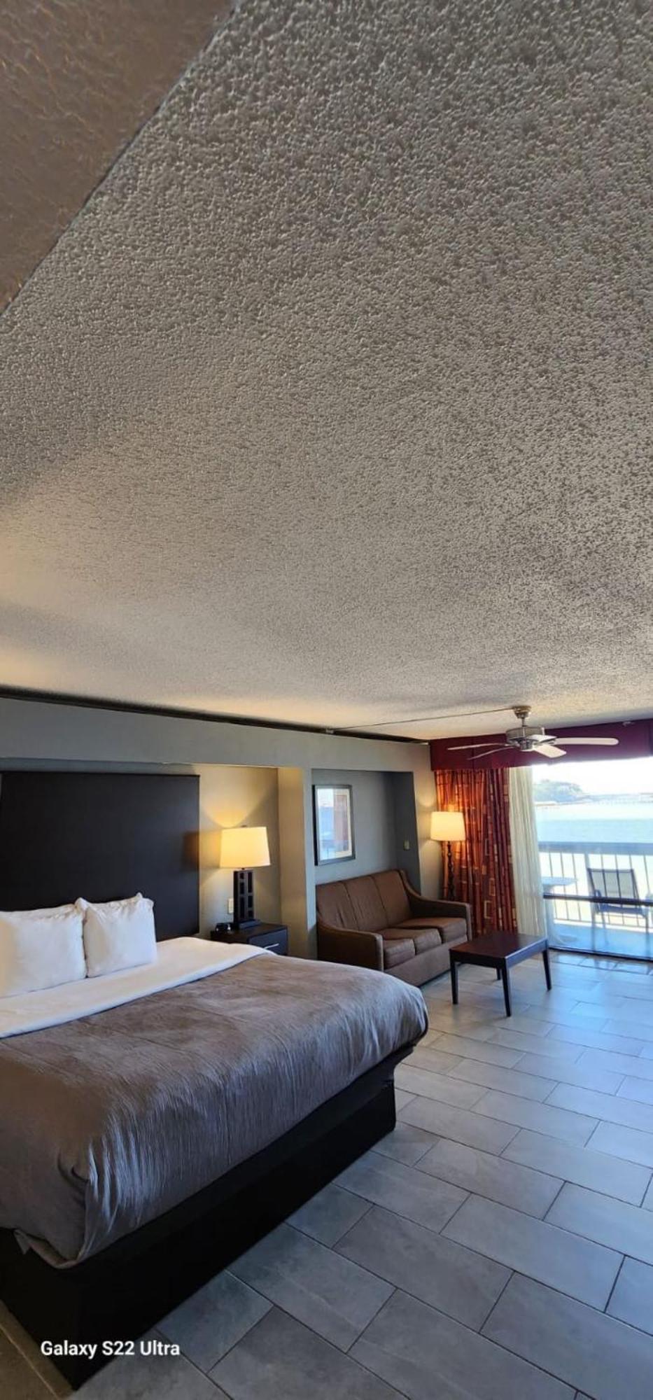Quality Inn & Suites Gulf Breeze Bayside Near Pensacola Beach Exterior photo